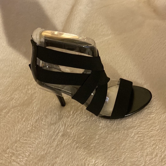 Black brand new never been worn. - Picture 2 of 5